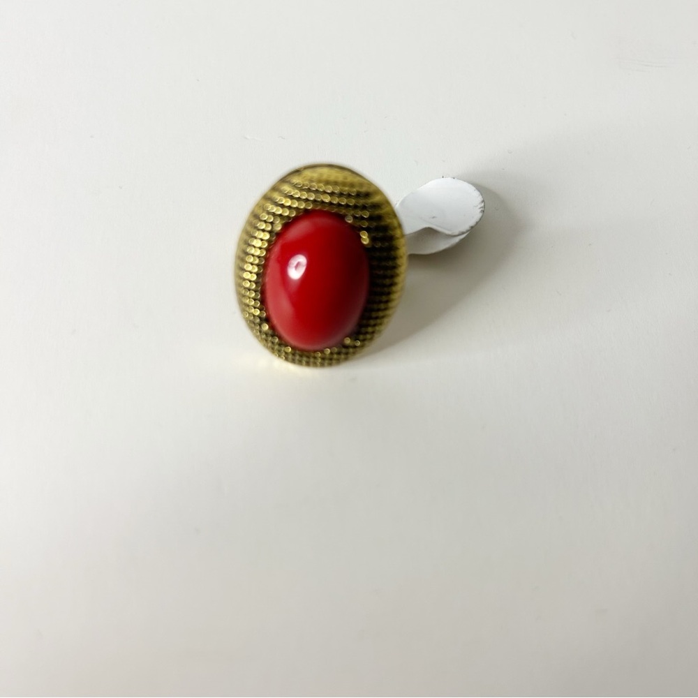 Elegant Red and Gold statement Ring - Picture 3 of 5